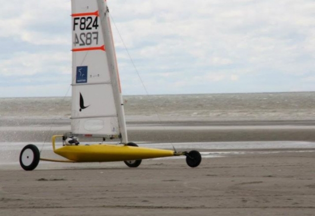  Descubre el velero en Normandía 